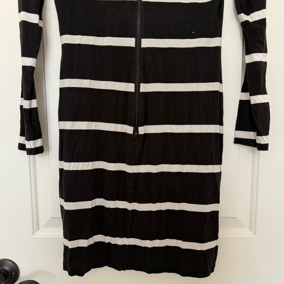 Alice + Olivia Black White Striped Mock Neck Mini Dress | Chic | Trendy 8 - Picture 8 of 13